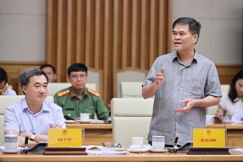 Thứ trưởng Bộ Tài chính Bùi Văn Khắng phát biểu tại Hội nghị - Ảnh: VGP/Nhật Bắc