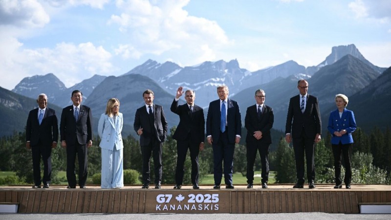 Các nhà lãnh đạo G7 và khách mời tham dự hội nghị.