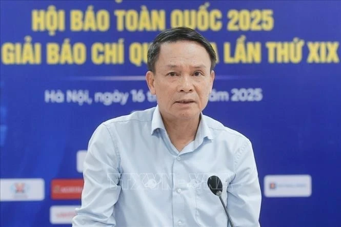 Nguyen Duc Loi, Permanent Vice Chairman of the VJA and Head of the Preliminary Judging Panel, speaks at the press briefing. (Photo: VNA)