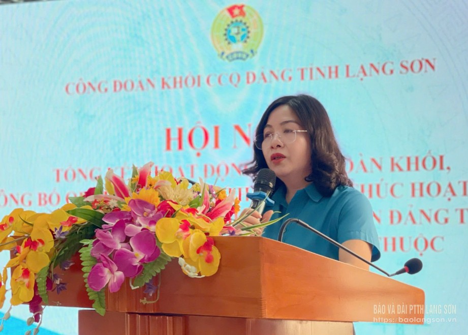 Chủ tịch Công đoàn Khối các cơ quan Đảng tỉnh phát biểu khai mạc hội nghị