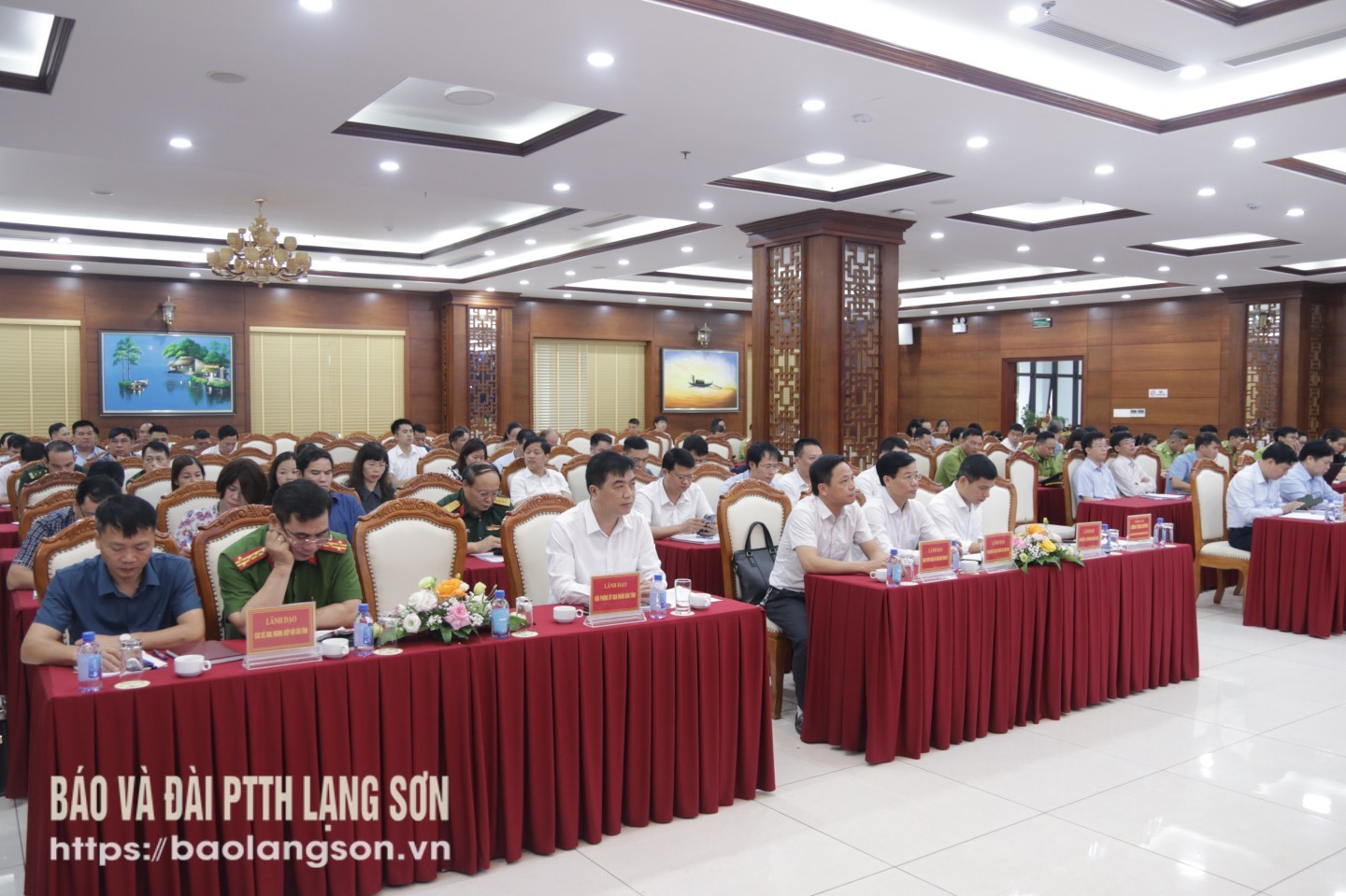 Các đại biểu tham dự hội nghị