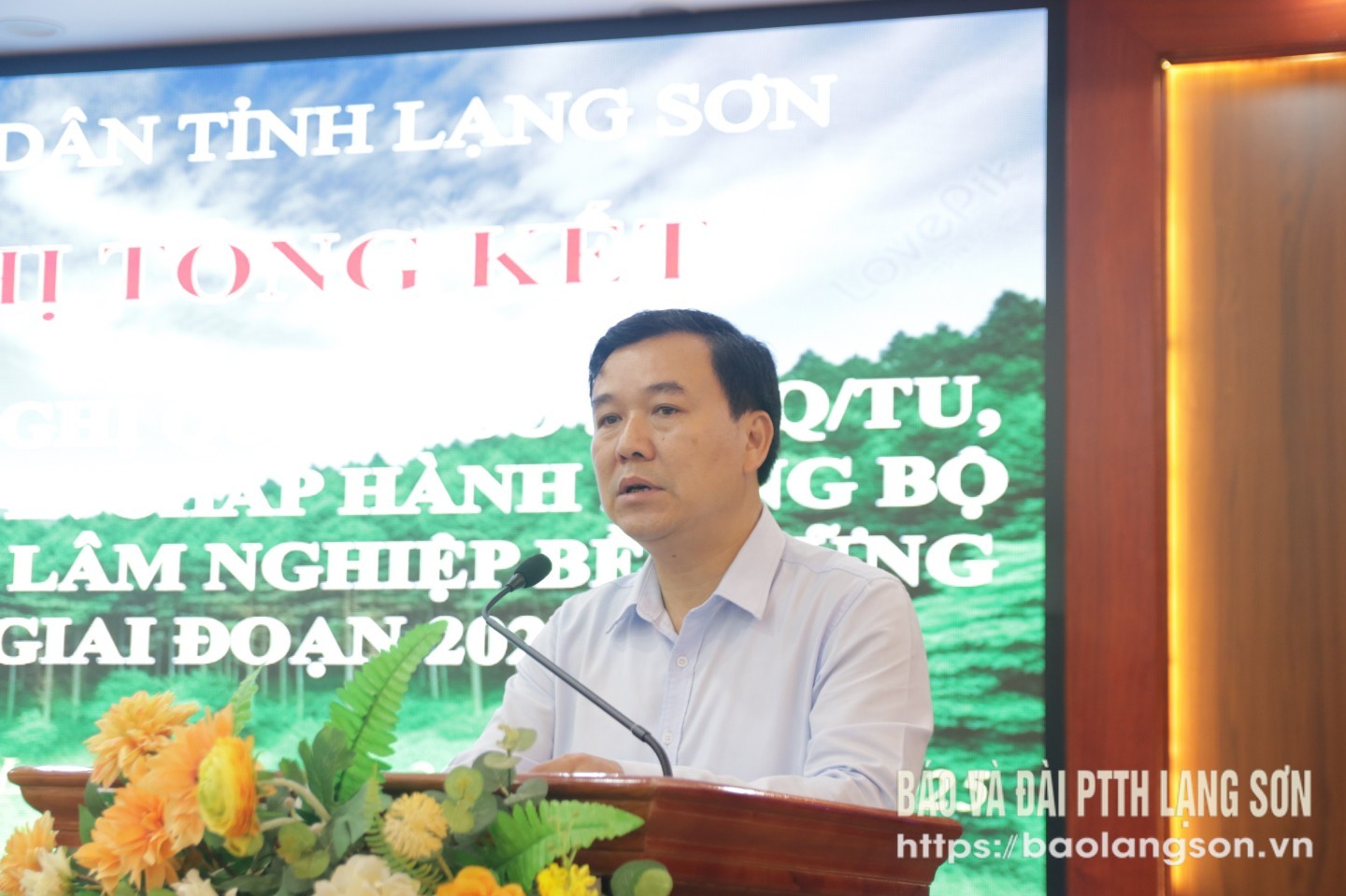 Lãnh đạo Sở Nông nghiệp và Môi trường phát biểu tại hội nghị