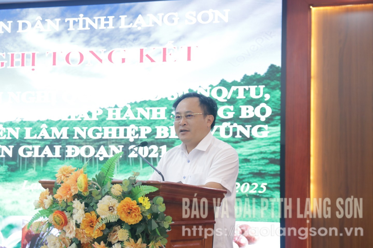 Đồng chí Lương Trọng Quỳnh, Phó Chủ tịch UBND tỉnh phát biểu kết luận hội nghị
