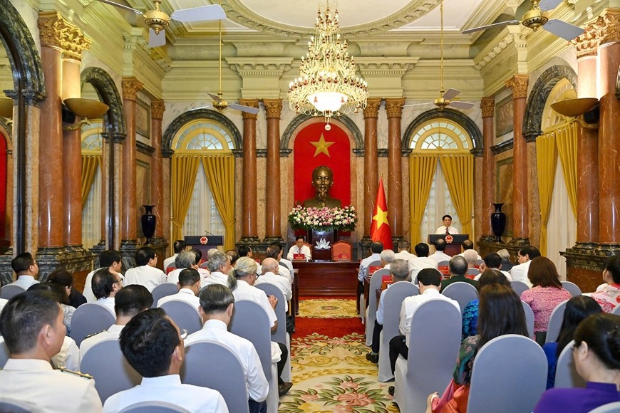 Quang cảnh buổi gặp mặt, tuyên dương.