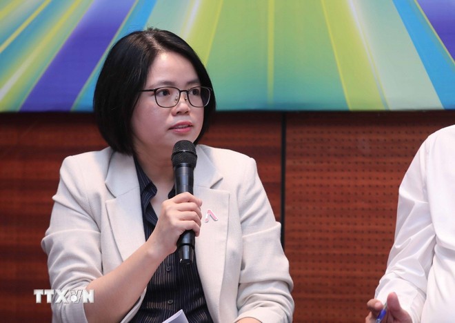Các chuyên gia chia sẻ kinh nghiệm trong buổi thảo luận