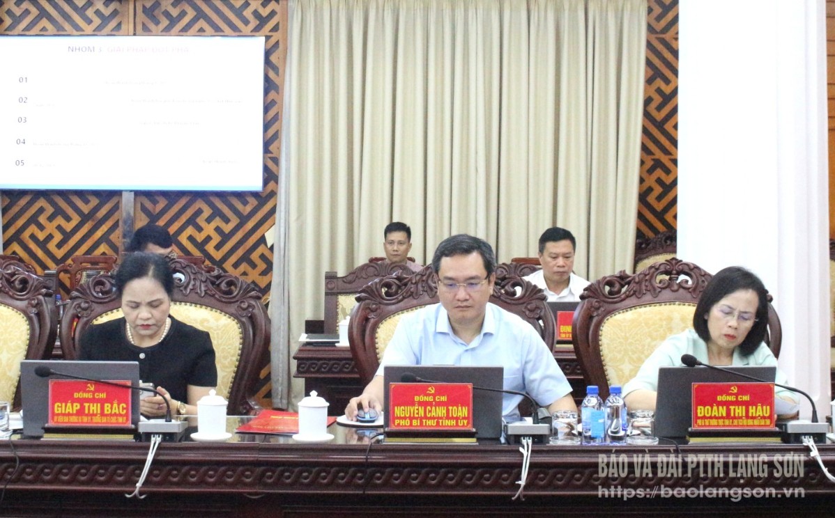 Các đại biểu dự hội nghị tại điểm cầu Tỉnh ủy Lạng Sơn