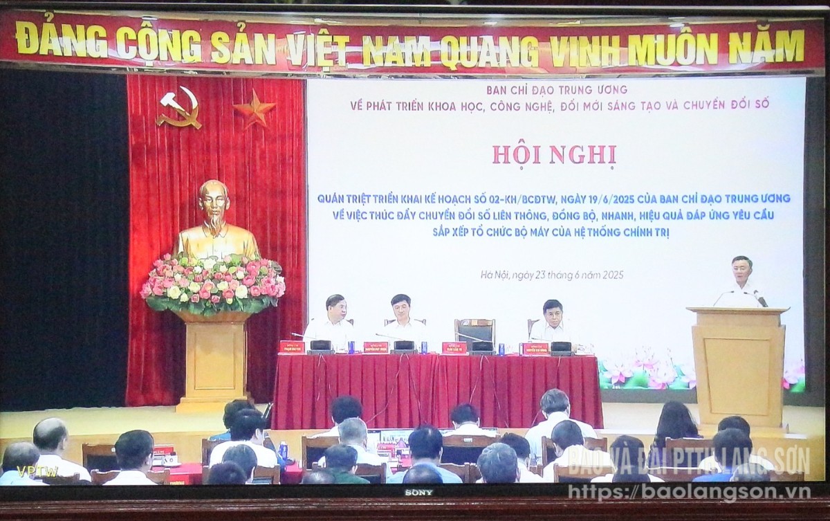 Đồng chí Trần Cẩm Tú, Ủy viên Bộ Chính trị, Thường trực Ban Bí thư, Phó Trưởng Ban Chỉ đạo kết luận hội nghị tại điểm cầu Trung ương