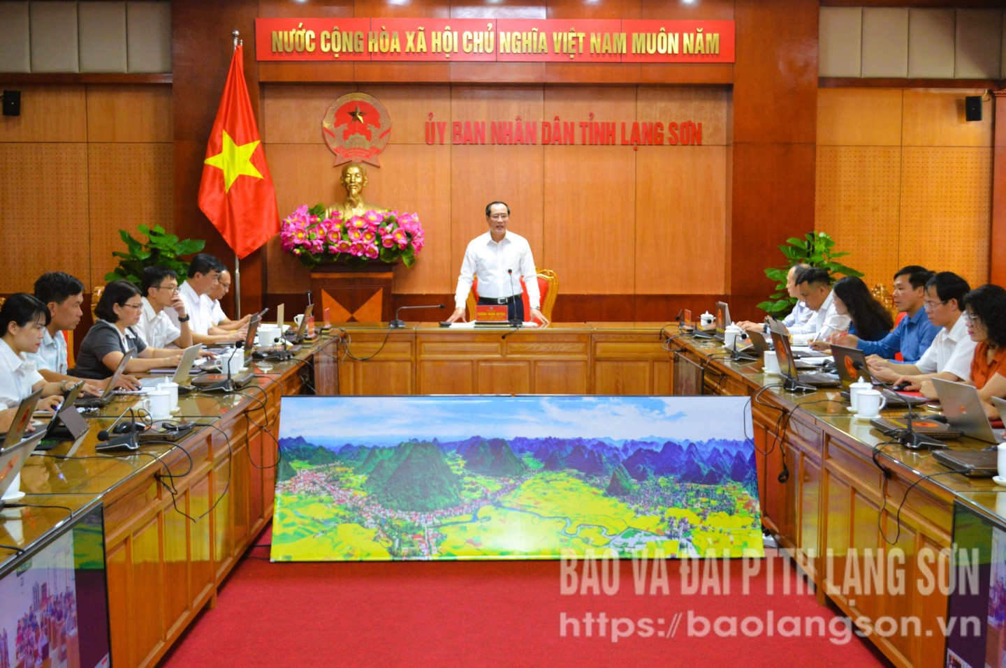 Đồng chí Dương Xuân Huyên, Ủy viên Ban Thường vụ Tỉnh ủy, Phó Chủ tịch Thường trực UBND tỉnh phát biểu kết luận hội nghị