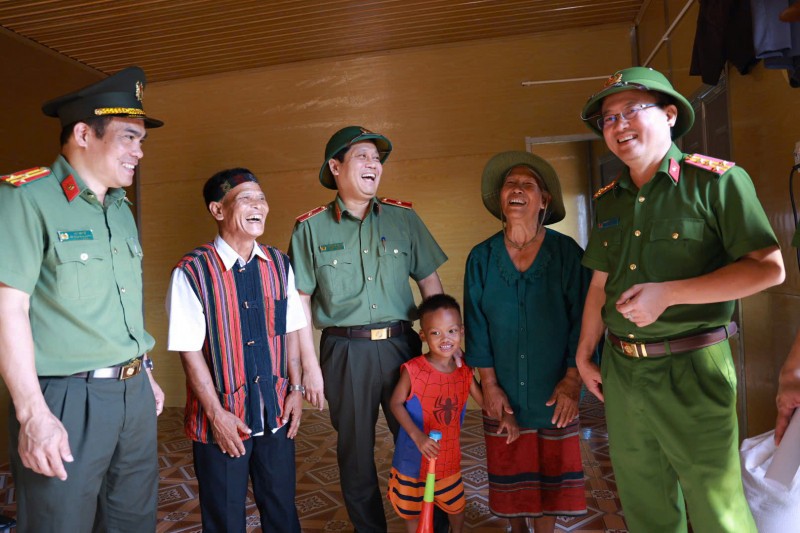 Những căn nhà kiên cố thiết thực giúp người dân Quảng Trị có nơi ở ổn định, an toàn, đặc biệt trong mùa mưa bão.