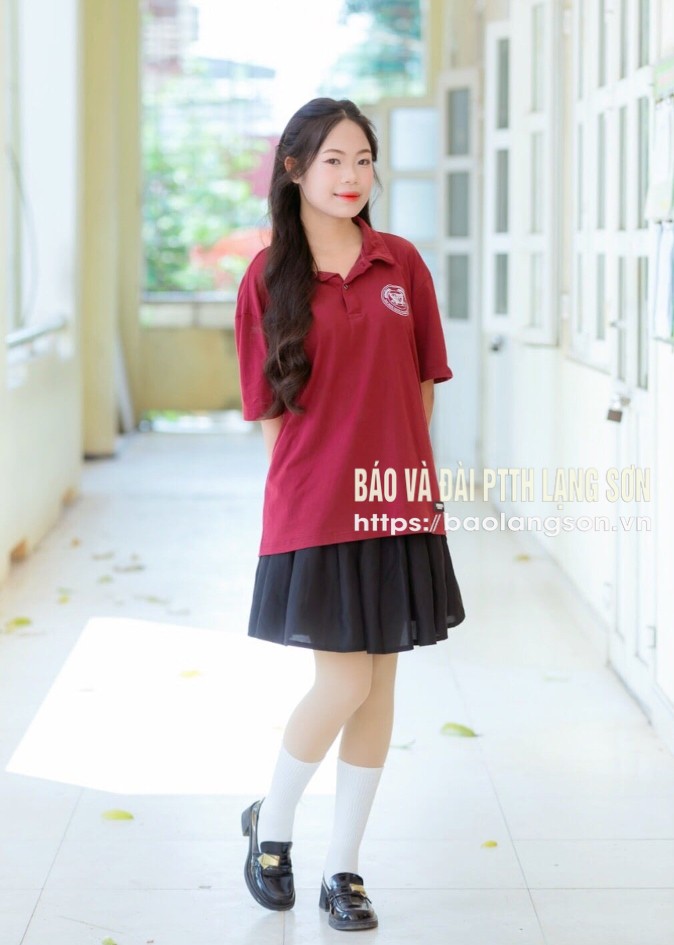 Em La Thanh Hà chia sẻ, em thường xuyên sử dụng Tiktok để tìm kiếm tài liệu học tập 