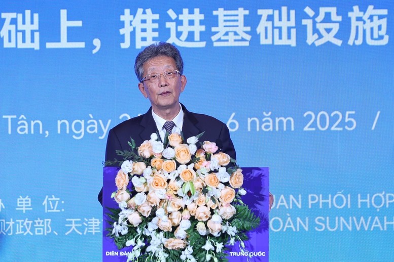 Thị trưởng thành phố Thiên Tân phát biểu chào mừng tại Diễn đàn - Ảnh: VGP/Nhật Bắc