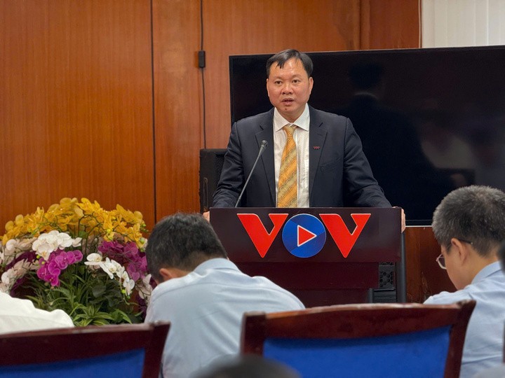 TS. Nguyễn Văn Hùng – Bí thư Đảng uỷ, Hiệu trưởng Trường Cao đẳng Phát thanh Truyền hình 1 phát biểu tại hội nghị.