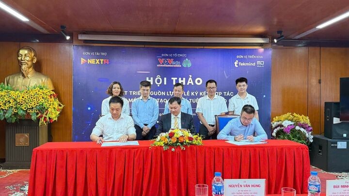 Lễ ký kết hợp tác chiến lược giữa VOVedu, Tekmind và YESI.