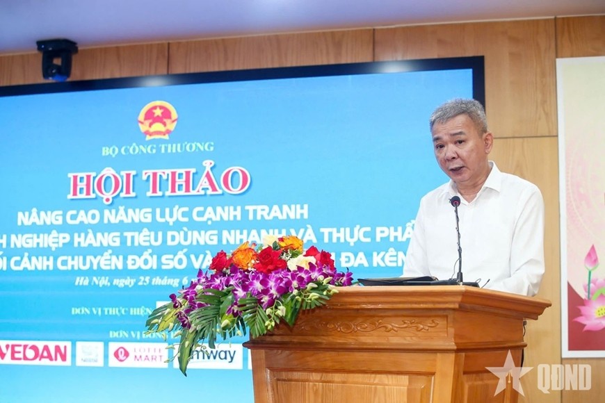Ông Nguyễn Tiến Cường, Phó tổng biên tập Báo Công Thương phát biểu tại hội thảo.