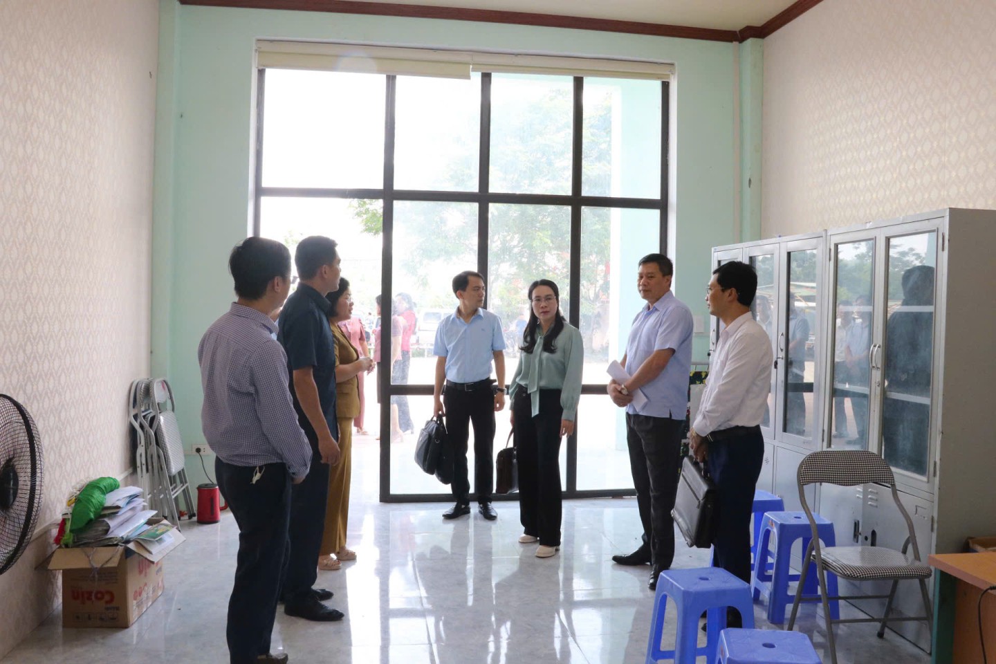 Đoàn công tác kiểm tra thực tế cơ sở vật chất tại xã Hội Hoan
