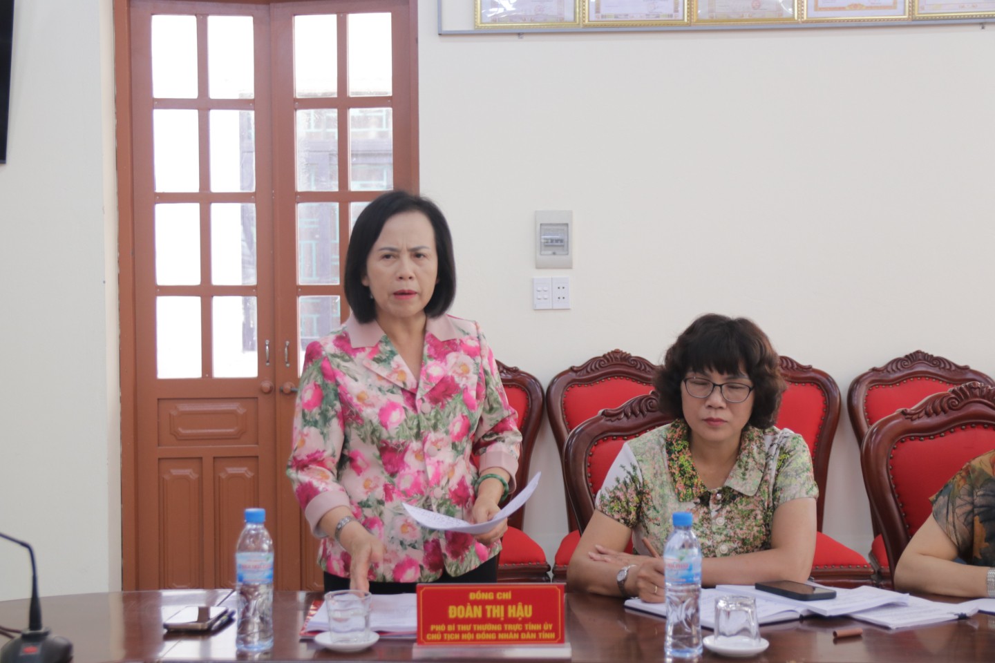 Đồng chí Đoàn Thị Hậu, Phó Bí thư Thường trực Tỉnh ủy, Chủ tịch HĐND tỉnh phát biểu tại buổi làm việc ở Hoàng Văn Thụ