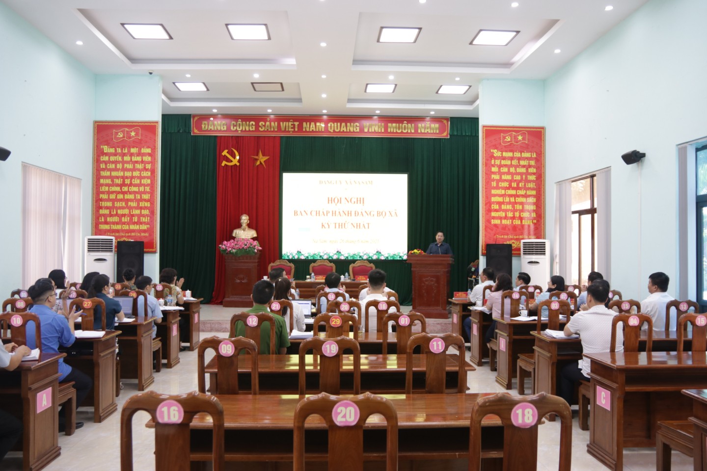 Đảng ủy xã Na Sầm tổ chức hội nghị vào sáng 26/6/2025