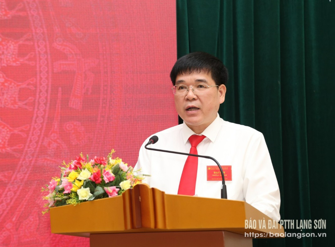 Đồng chí Nguyễn Trọng Sơn, Bí thư Chi Bộ, Phó Trưởng Ban Tuyên giáo và Dân vận Tỉnh ủy phát biểu khai mạc Đại hội