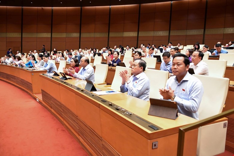 Đại biểu tham dự kỳ họp.