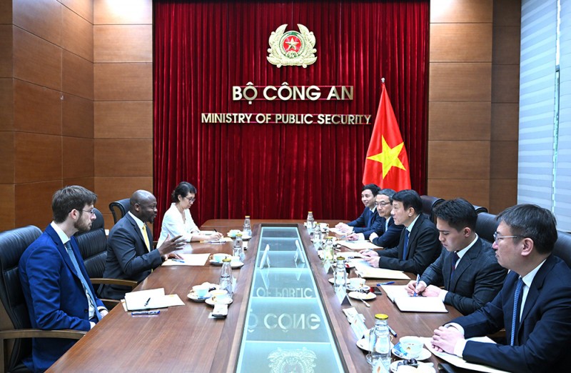 Quanh cảnh buổi tiếp.