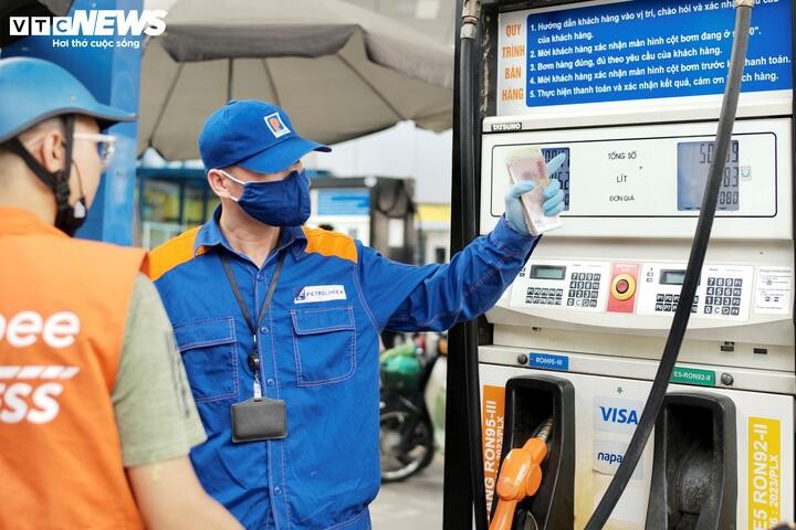 Giá xăng dầu trong nước tăng. (Ảnh minh họa: Minh Đức)