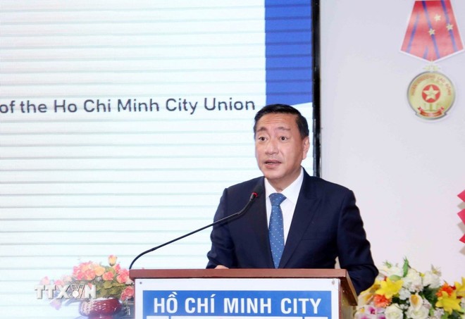 Ông Phạm Thành Kiên phát biểu chúc mừng. (Ảnh: Xuân Khu/TTXVN)