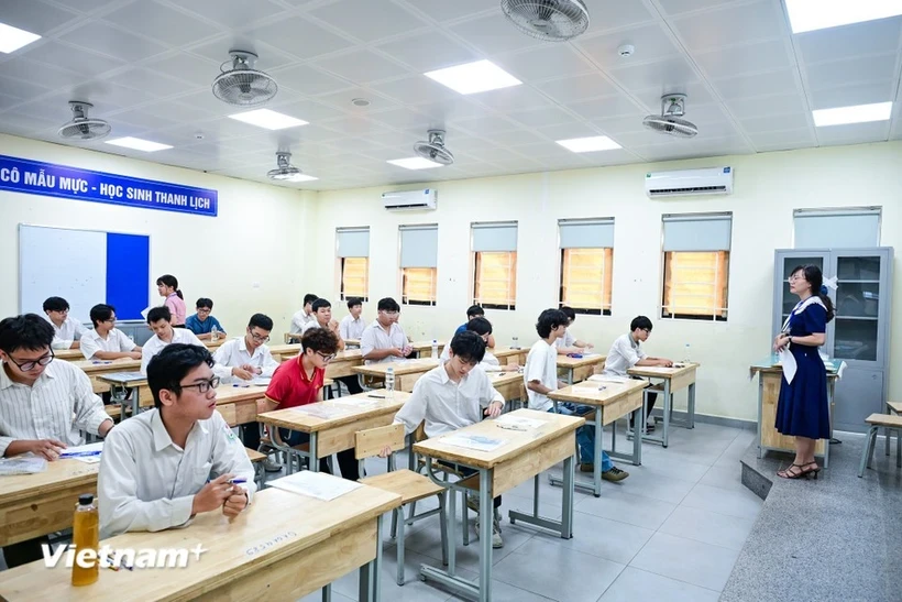 Thí sinh dự thi Tốt nghiệp trung học phổ thông. (Ảnh: Minh Sơn/Vietnam+)