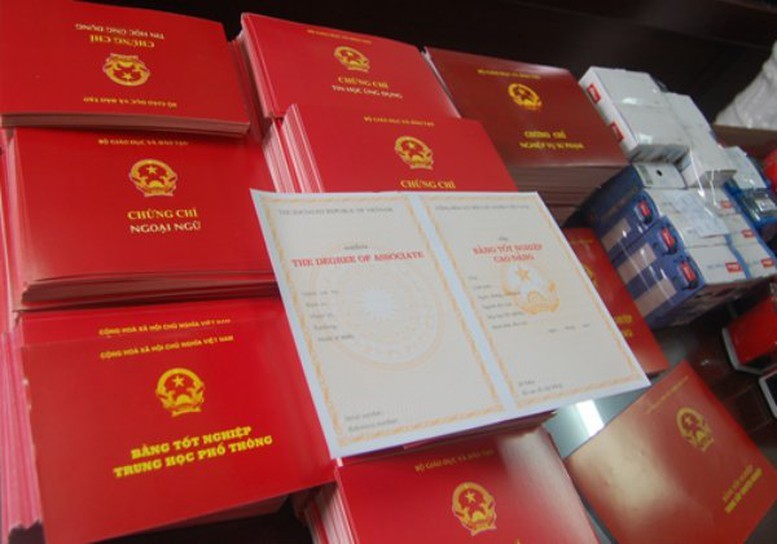 Thẩm quyền quản lý việc sử dụng phôi văn bằng, chứng chỉ do Ủy ban nhân dân cấp xã thực hiện