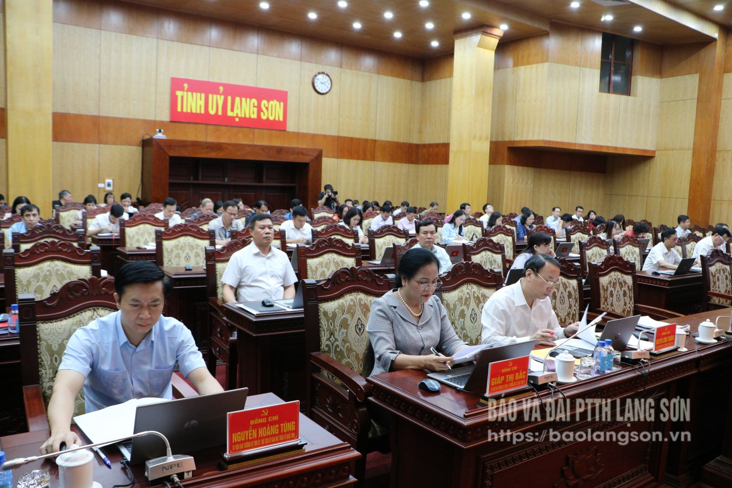 Các đại biểu dự hội nghị
