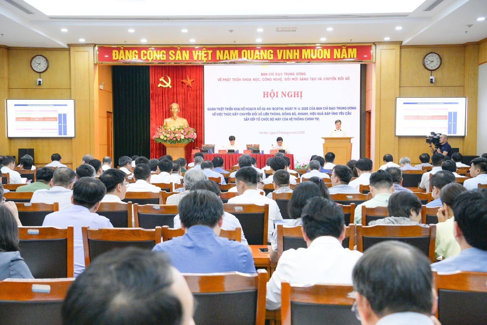 Hội nghị quán triệt triển khai Kế hoạch số 02-KH/BCĐTW của Ban Chỉ đạo Trung ương về thúc đẩy chuyển đổi số liên thông, đồng bộ, nhanh, hiệu quả đáp ứng yêu cầu sắp xếp tổ chức bộ máy của hệ thống chính trị ngày 23/6.