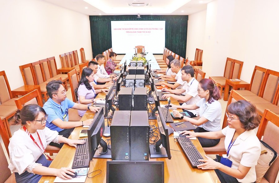 Vận hành thử nghiệm mô hình chính quyền địa phương 2 cấp tại phường Hoàn Kiếm (mới). (Nguồn ảnh: Quang Thái/Báo Hà Nội mới).