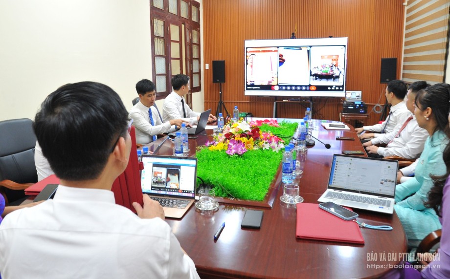 Toàn cảnh Lễ ký kết trực tuyến biên bản ghi nhớ hợp tác về lĩnh vực hang động của Trung tâm Xúc tiến Đầu tư, Thương mại và Du lịch tỉnh Lạng Sơn (Việt Nam) và Hiệp hội Hang động quốc gia Hoa Kỳ