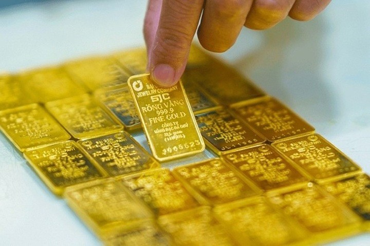 Các chuyên gia cho biết, nhà đầu tư nên tính lợi nhuận để bán vàng. (Ảnh minh hoạ)