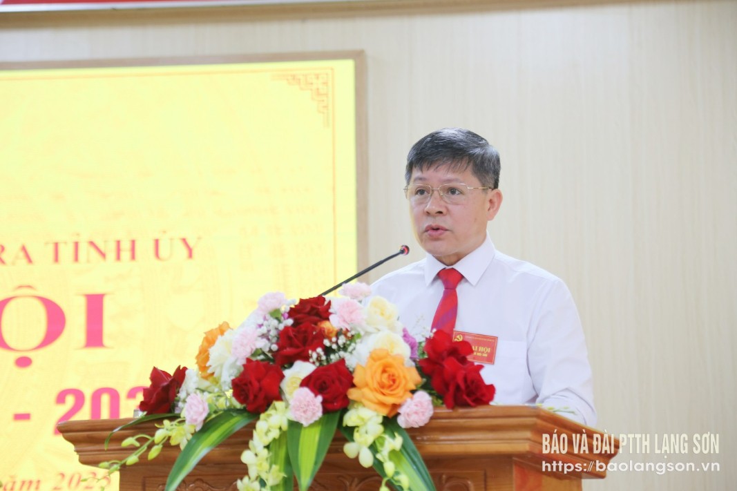 Đồng chí Phó Bí thư Chi bộ, Phó Chủ nhiệm Ủy ban Kiểm tra Tỉnh ủy đọc báo cáo chính trị nhiệm kỳ 2020 – 2025