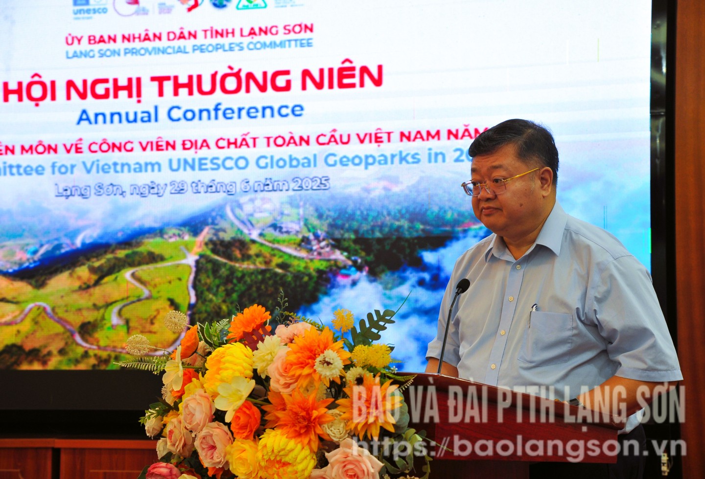 Ông Trịnh Hải Sơn, Viện trưởng Viện khoa học Địa chất và Khoáng sản, Trưởng Tiểu ban chuyên môn về CVĐC Toàn cầu Việt Nam phát biểu tại hội nghị