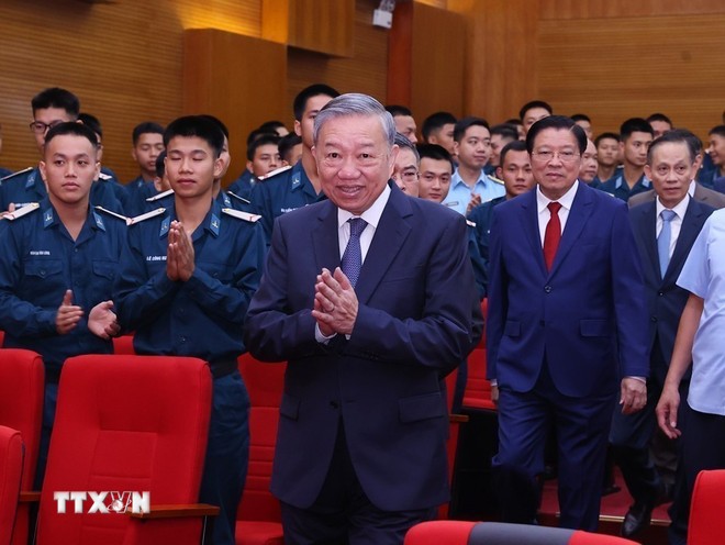 Tổng Bí thư Tô Lâm và các đại biểu đến dự Triển lãm