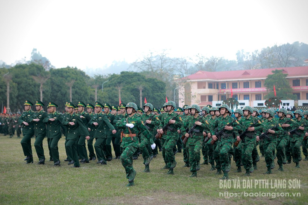 Lực lượng vũ trang tỉnh tại lễ ra quân huấn luyện năm 2025