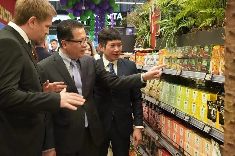 Vietnamese Ambassador to Russia Dang Minh Khoi visits