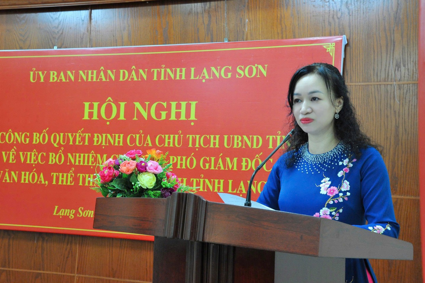 Đồng chí Nông Bích Diệp, tân Phó Giám đốc Sở Văn hoá Thể thao và Du lịch phát biểu nhận nhiệm vụ mới