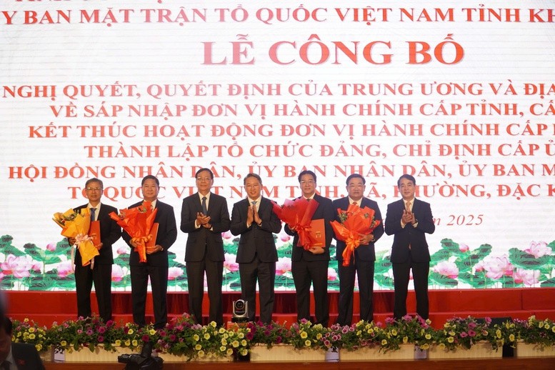 Hình ảnh lễ công bố các Nghị quyết, quyết định tại tỉnh Khánh Hòa