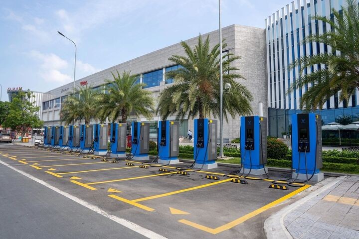 VinFast phát triển hệ thống trạm sạc phủ kín toàn quốc với tốc độ nhanh thần tốc. (Ảnh minh họa: VFS)