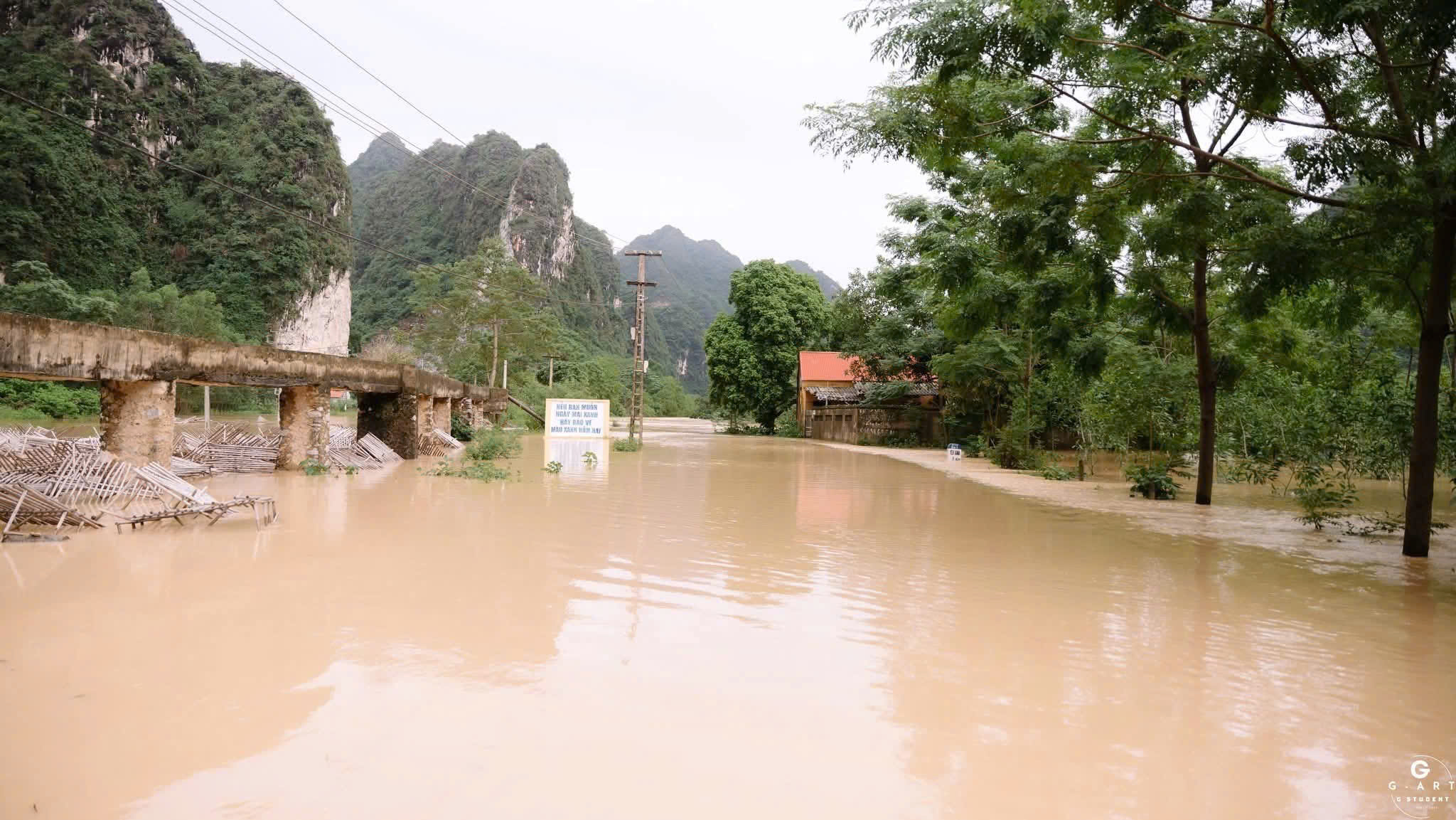 Mưa lũ gây ngập úng nhiều địa điểm trên địa bàn huyện Hữu Lũng