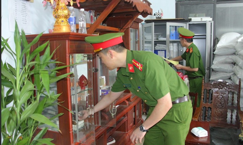 Khởi tố 3 bị can sản xuất giá đỗ bằng hóa chất độc hại
