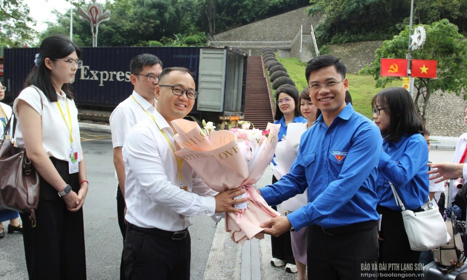 Đoàn đại biểu Lạng Sơn tham gia chương trình giao lưu thiếu nhi Việt Nam – Trung Quốc