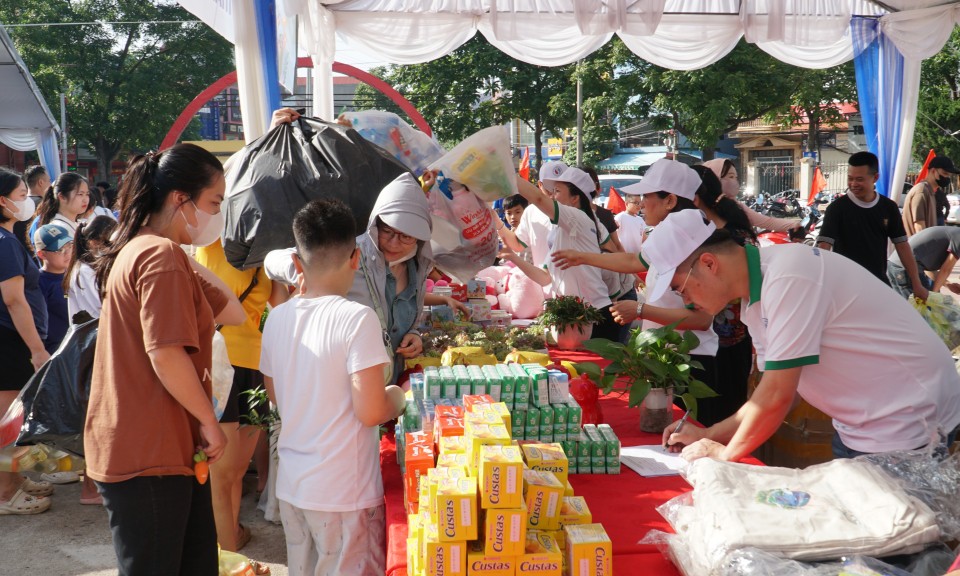Giảm rác thải nhựa, lan toả “sống xanh”
