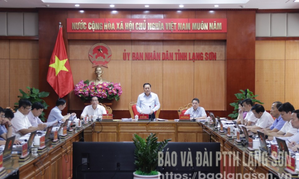 UBND tỉnh họp thường kỳ tháng 5 (phiên thứ 2):  Đánh giá việc thực hiện kế hoạch phát triển kinh tế -