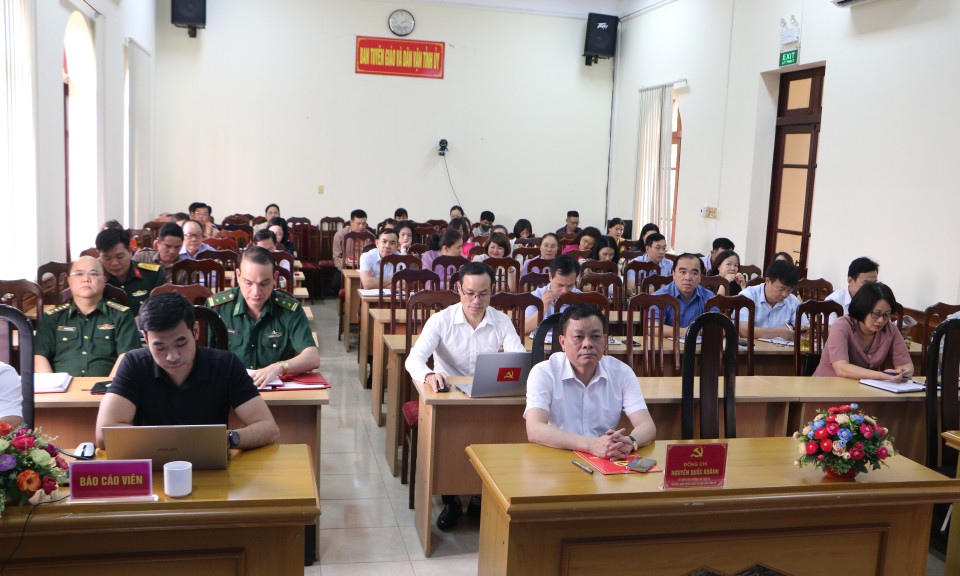 Hội nghị báo cáo viên tháng 5