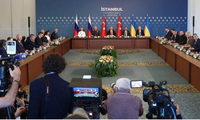 Nga - Ukraine gặp gỡ bí mật bên lề hòa đàm