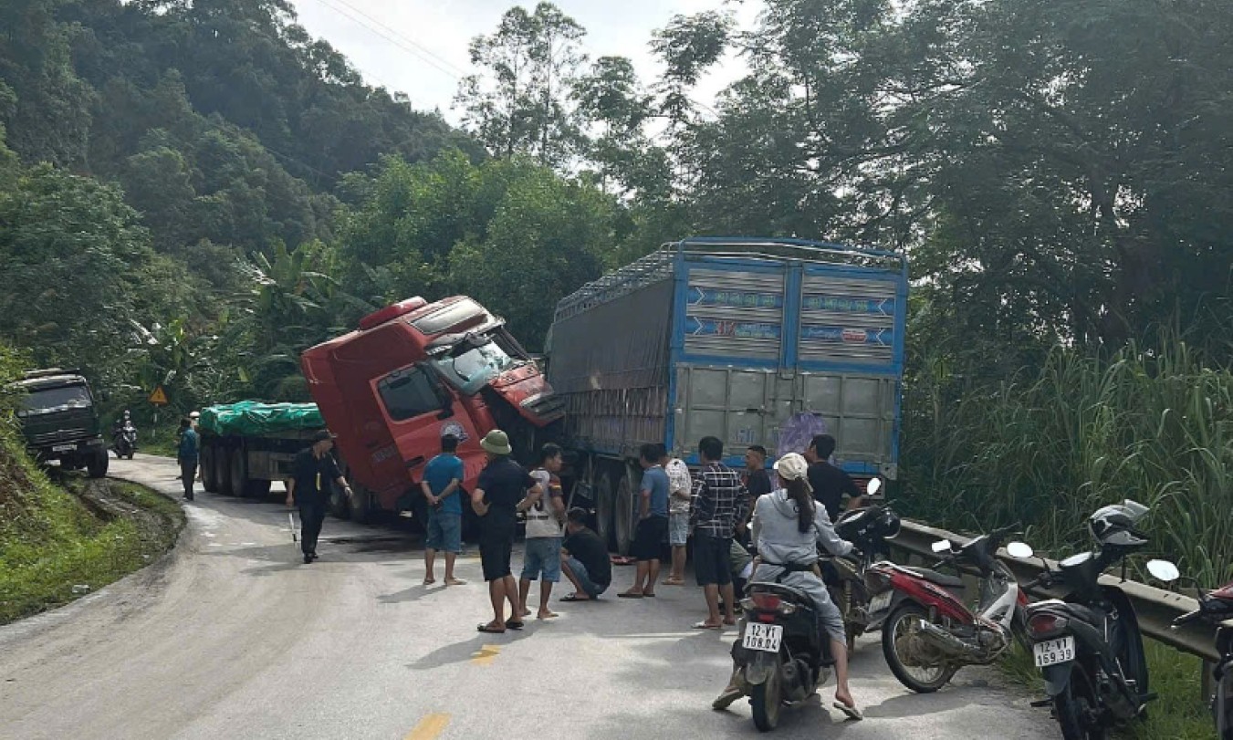 Tai nạn giao thông liên hoàn trên quốc lộ 4A, một người bị thương