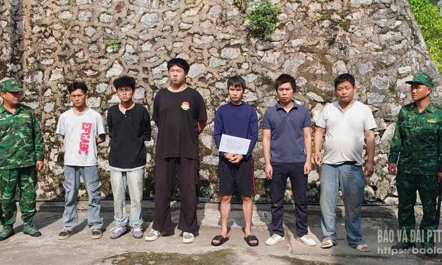 Bàn giao đối tượng tổ chức đưa 7 người Trung Quốc nhập cảnh trái phép vào Việt Nam